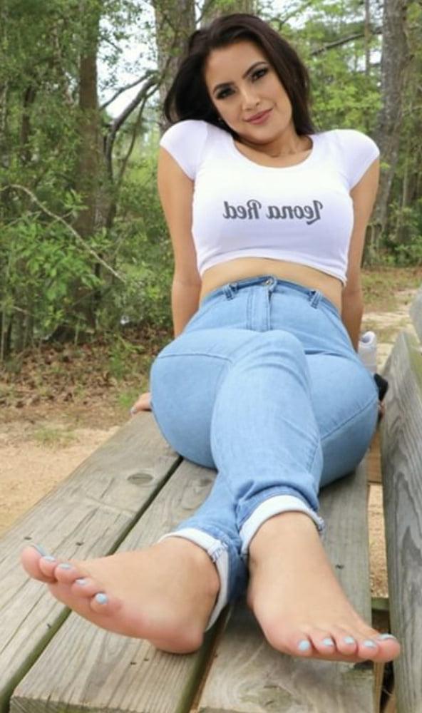 25P Sexy with toes pt8