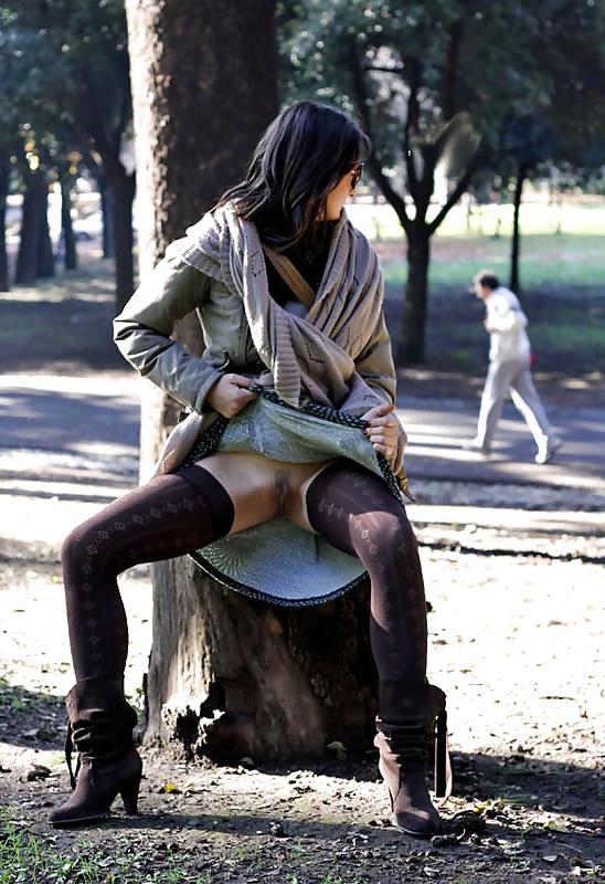 20P Hot Brunette in Public