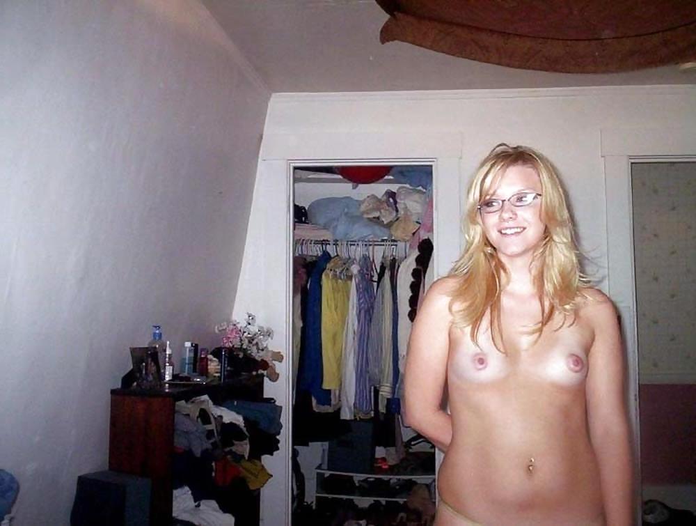 25P SUPER HOT...GIRLS IN GLASSES