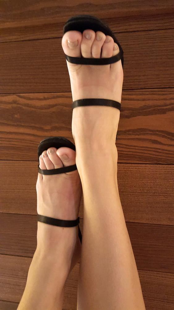 12P Legs &amp; Feet in Black Mules (fuck me shoes)