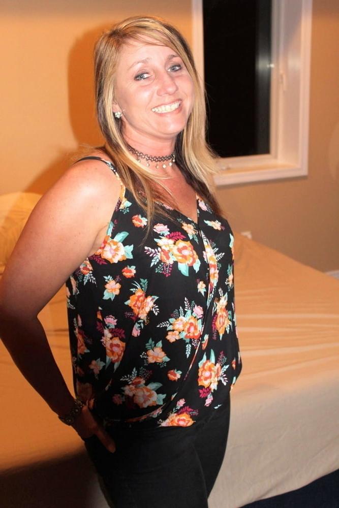 25P CHUNKY BLONDE MILF