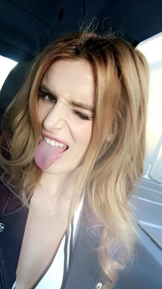 15P Bella Thorne hot bitch tongue