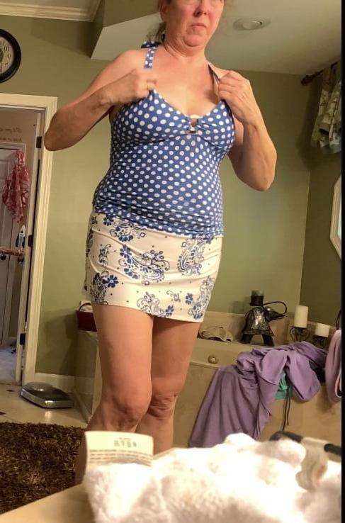 25P Gallery of a beautiful milf with very juicy tits and pussy..