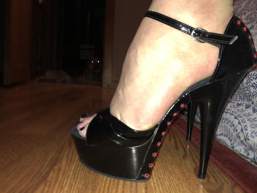20P Tiffany feet and heels
