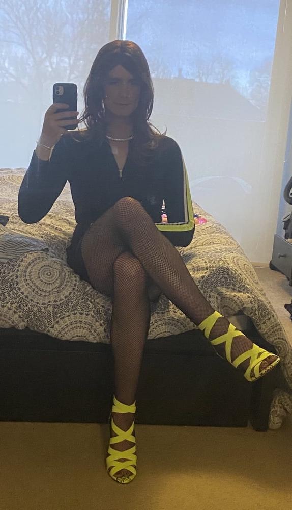 20P Tiffany feet and heels