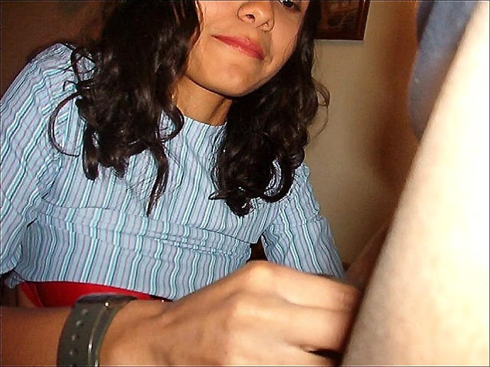 25P SHOWING JUICY PUSSY 21