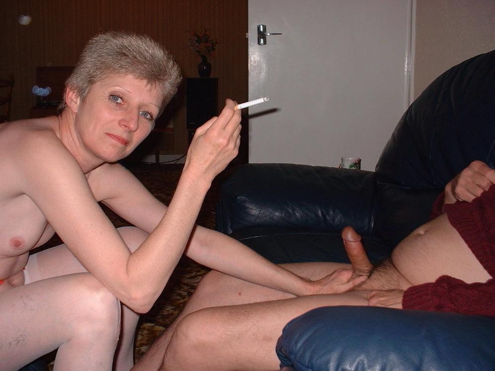 25P Old british whore Vivienne is a meaty fuckdoll