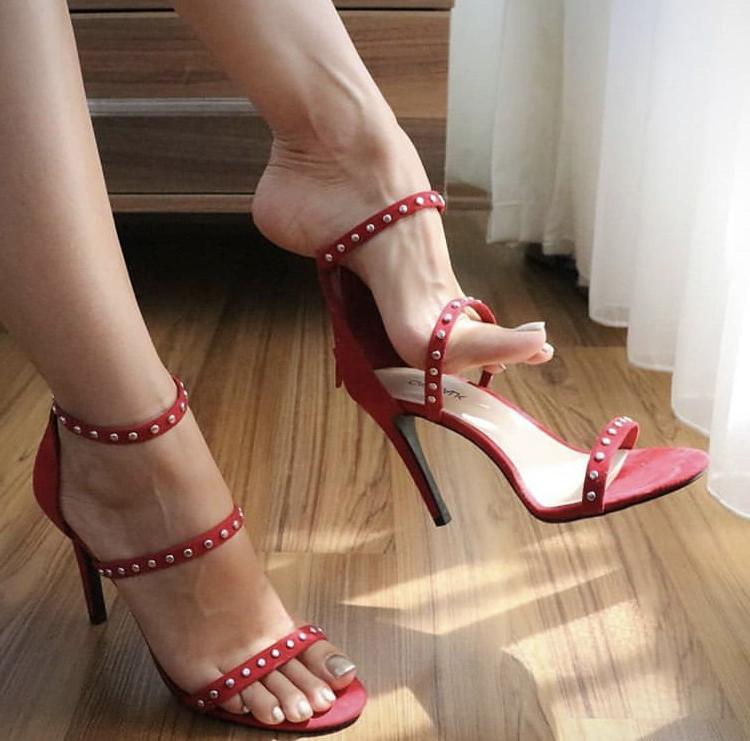 19P Sexy Feet
