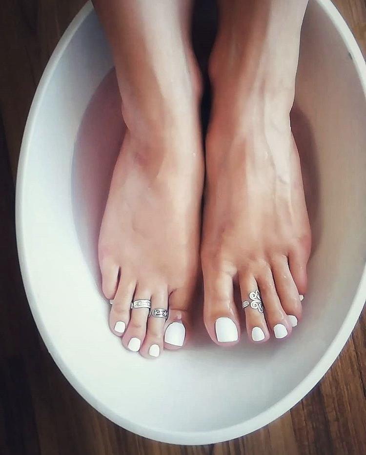 19P Sexy Feet