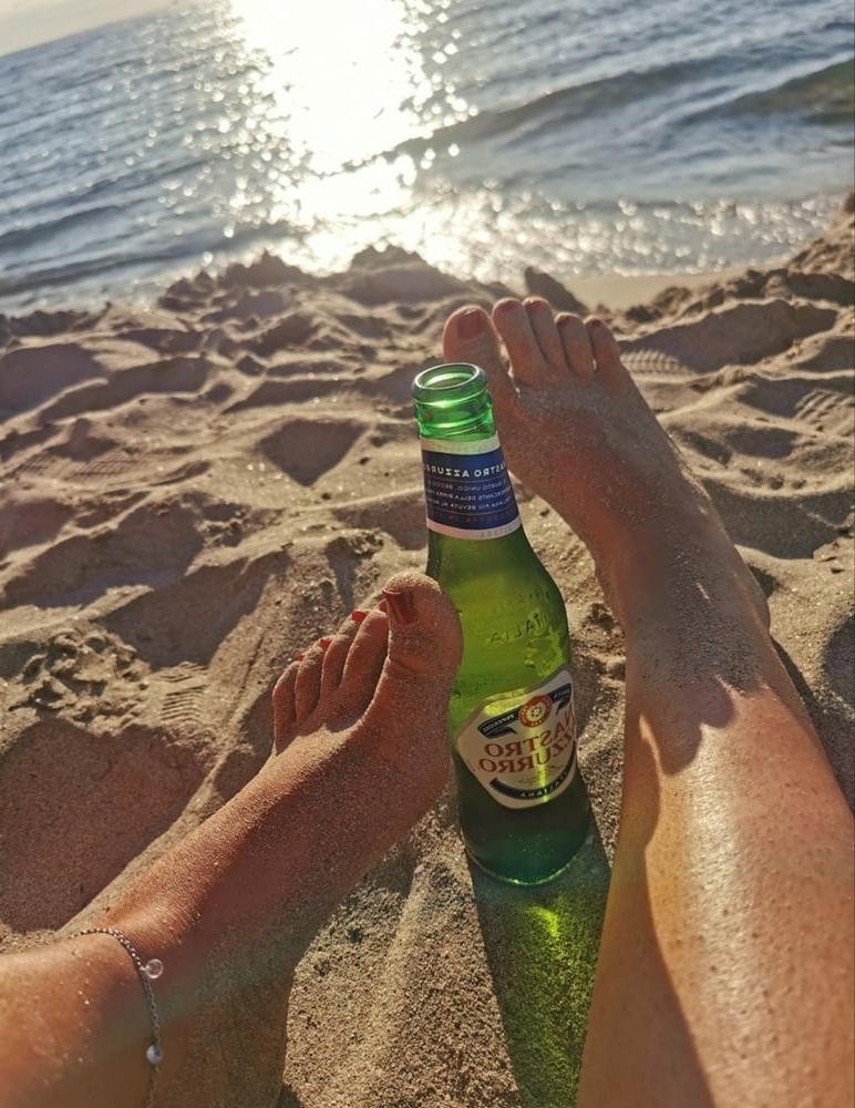 8P Sunday afternoon feet at the beach