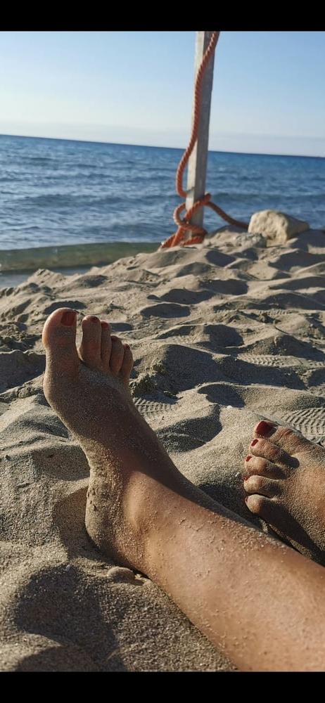 8P Sunday afternoon feet at the beach