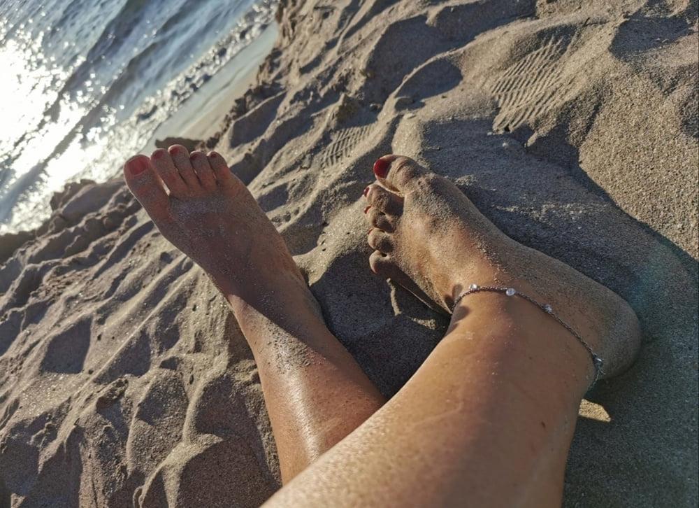 8P Sunday afternoon feet at the beach
