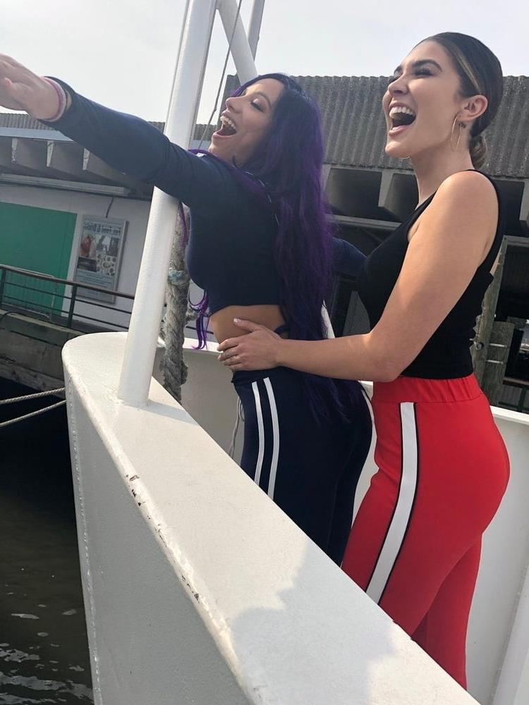 25P WWE Sasha Banks dauergeile Boss bitch