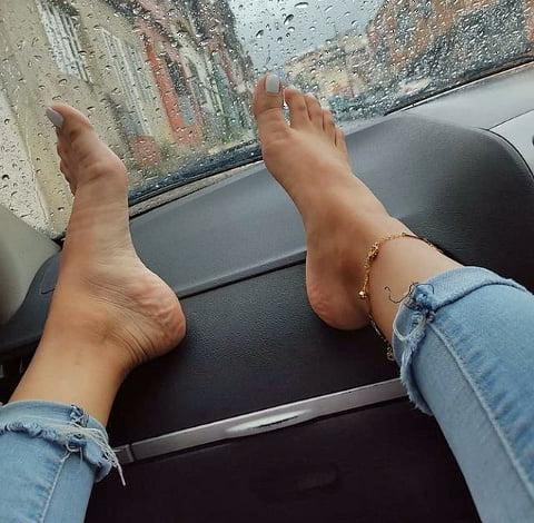 25P Feet model venezolana