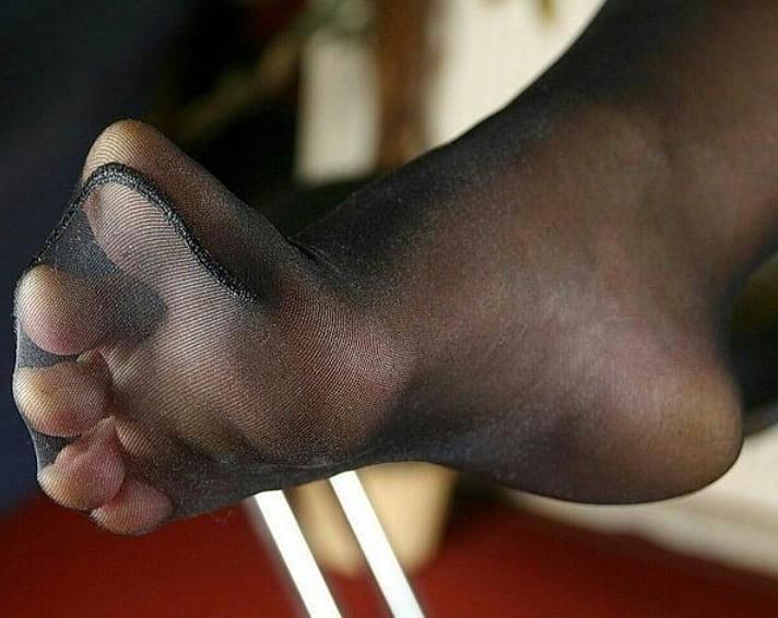 25P FEET IN NYLON (2)