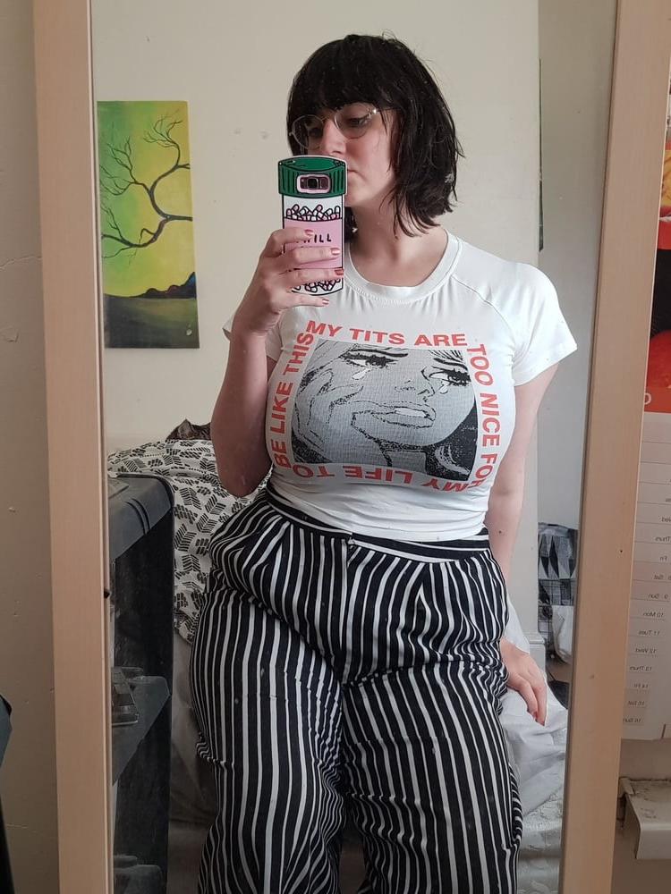 25P Chubby Big Tits Nerd Nude