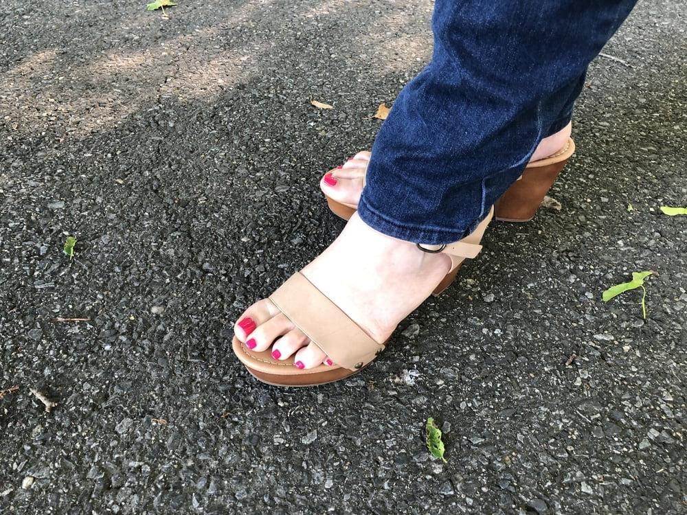 25P Feet and toes!