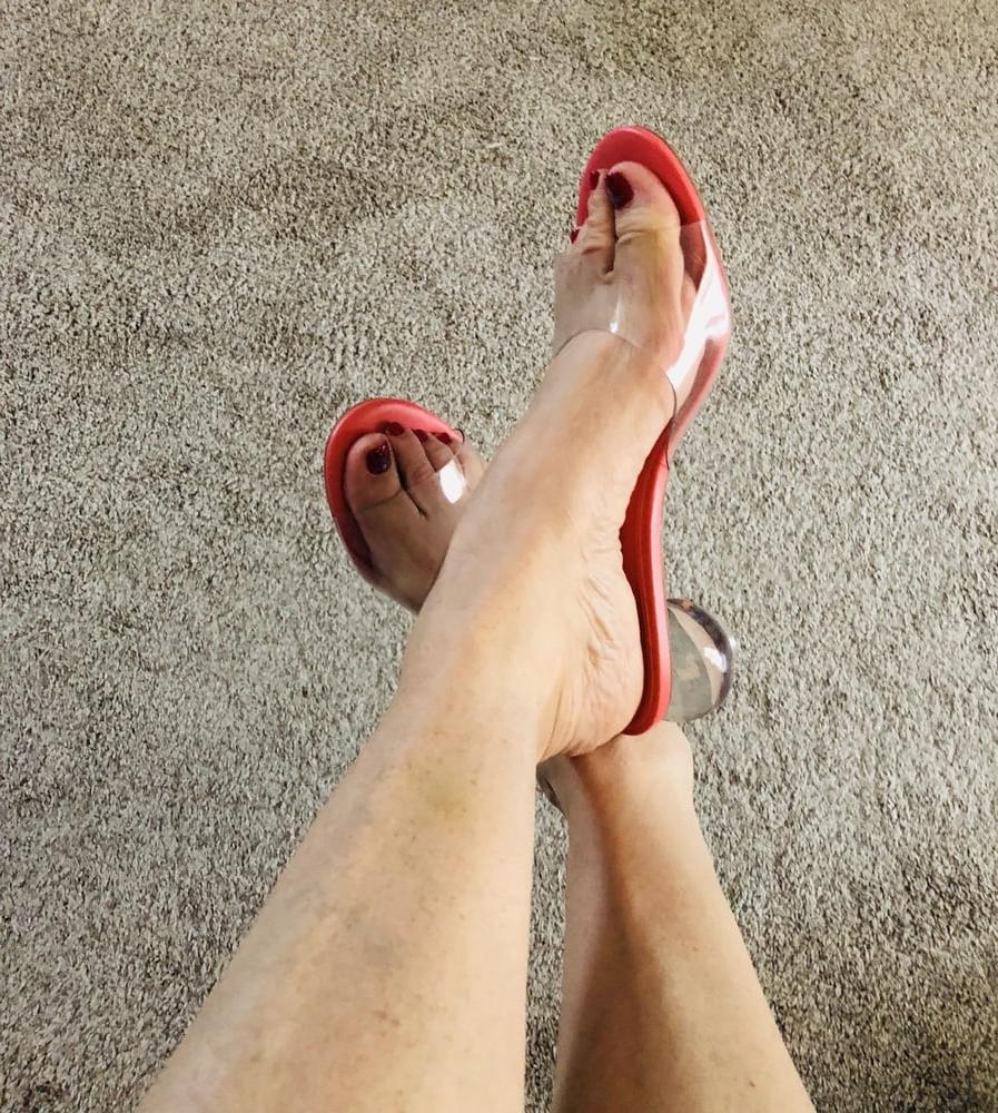 25P Feet and toes!