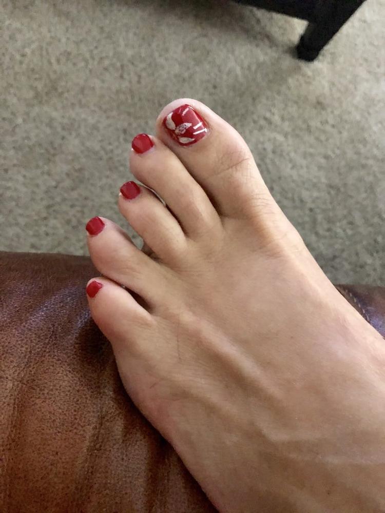 25P Feet and toes!