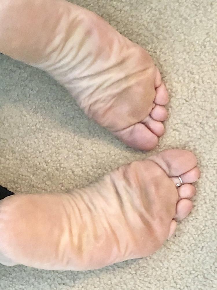 25P Feet and toes!