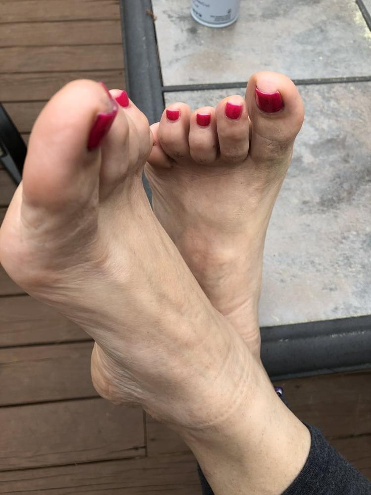 25P Feet and toes!