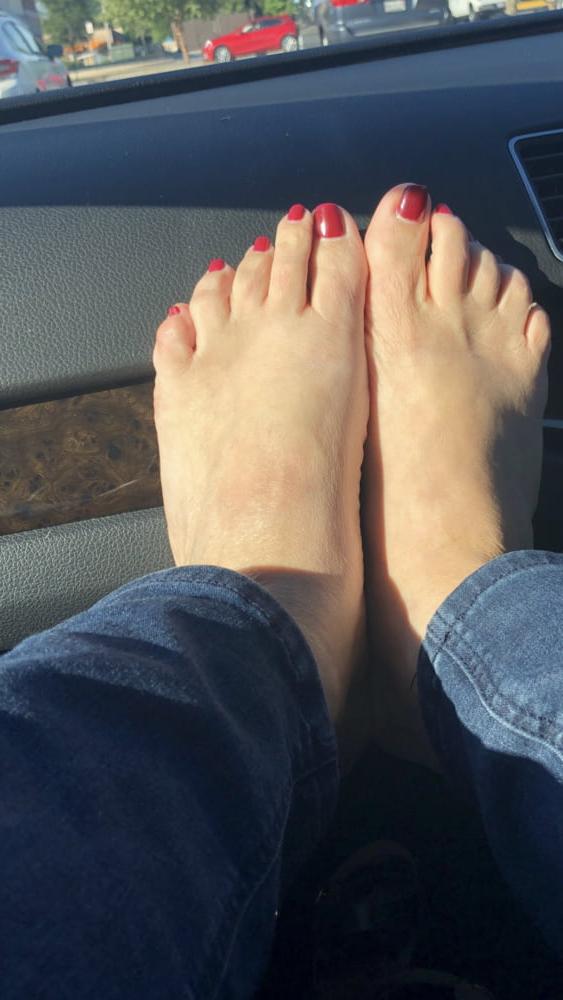 25P Feet and toes!