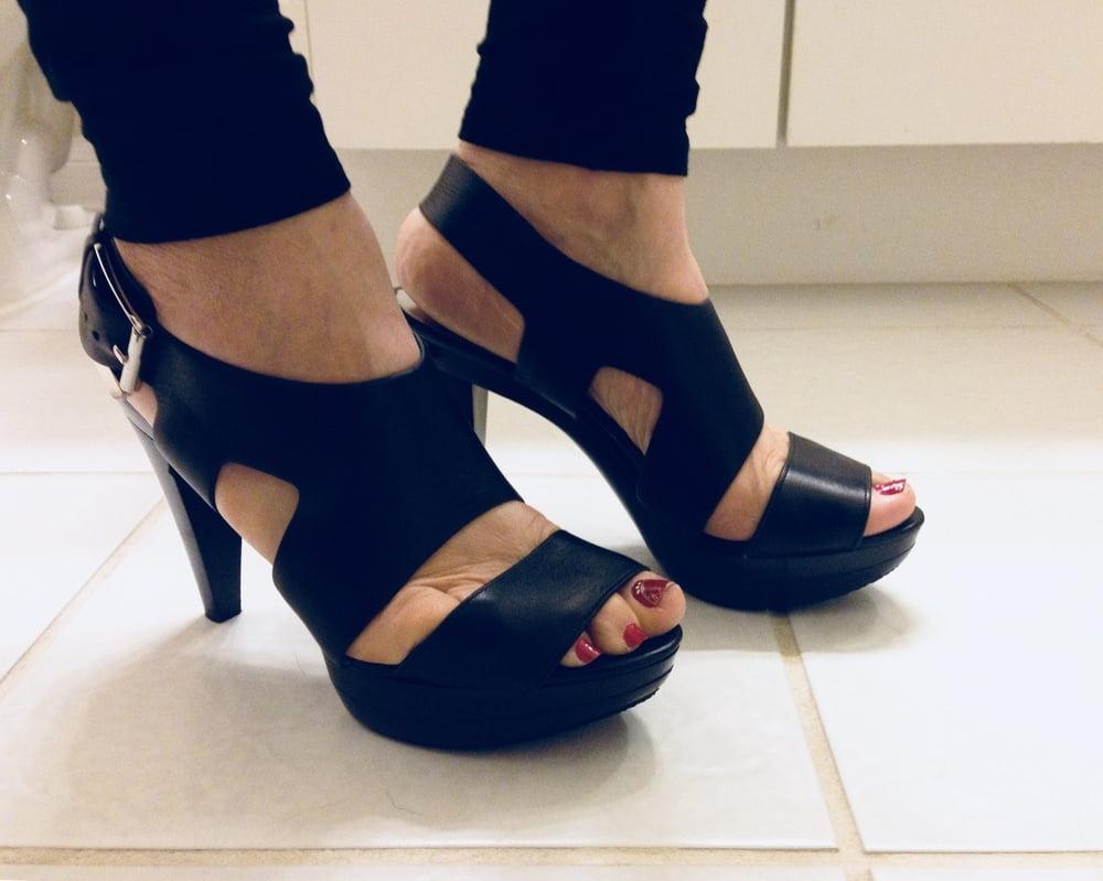 25P Feet and toes!