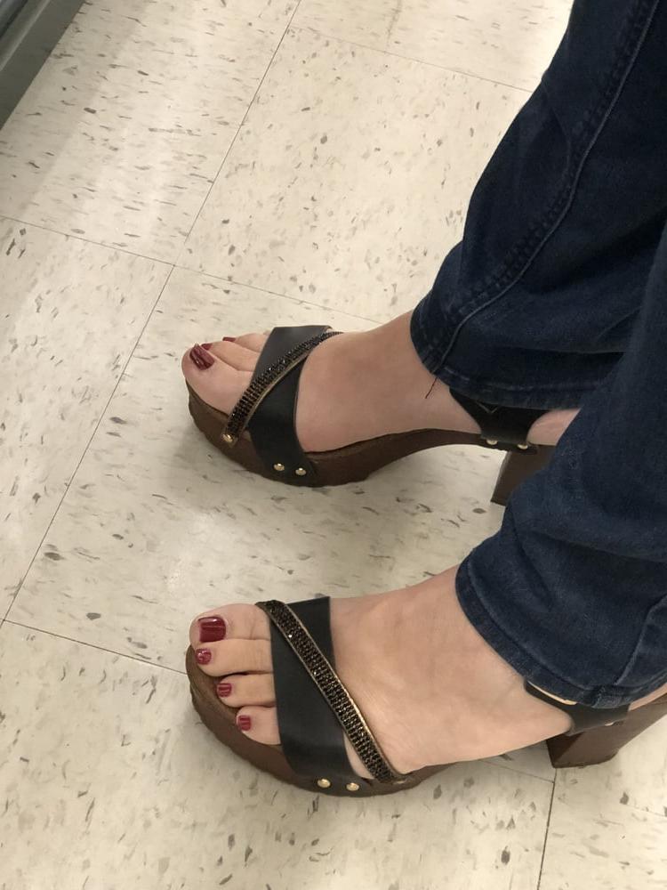 25P Feet and toes!