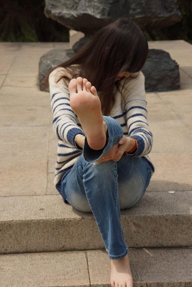 20P Yummy Asian feet