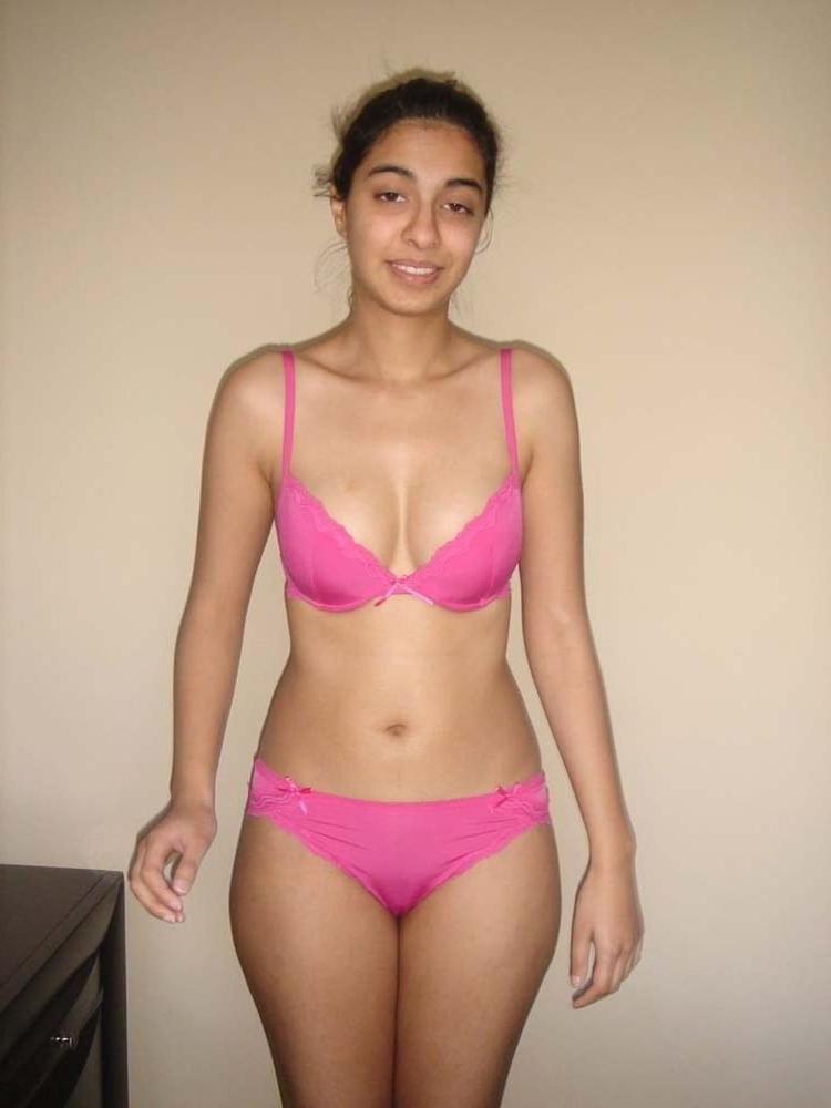 25P Cute NRI Chick 1