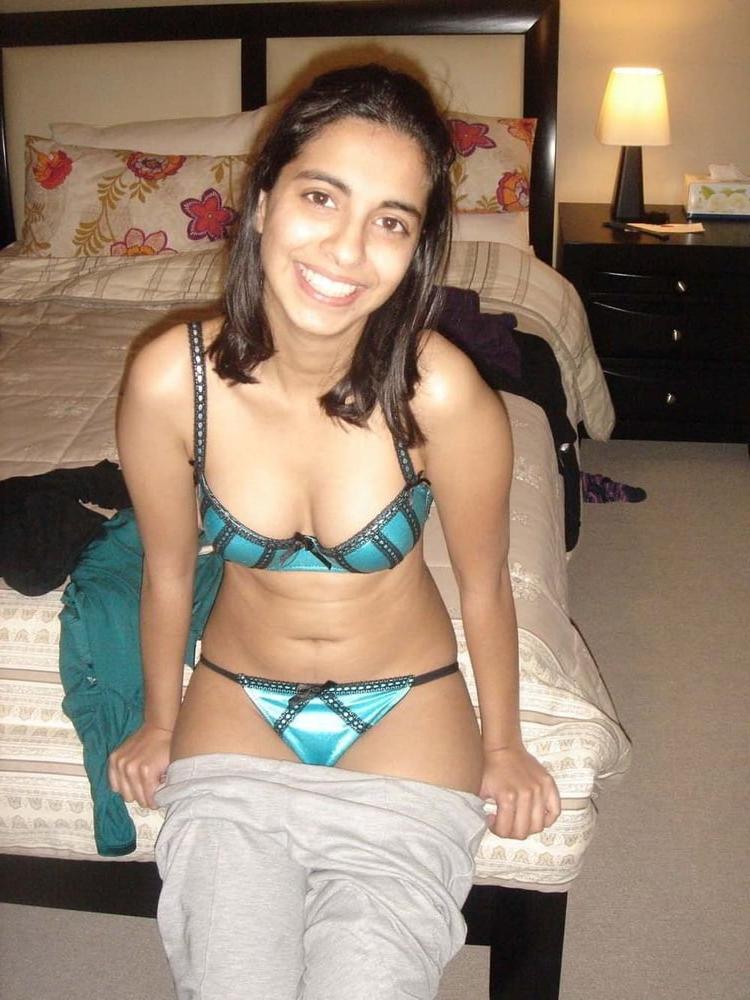25P Cute NRI Chick 1