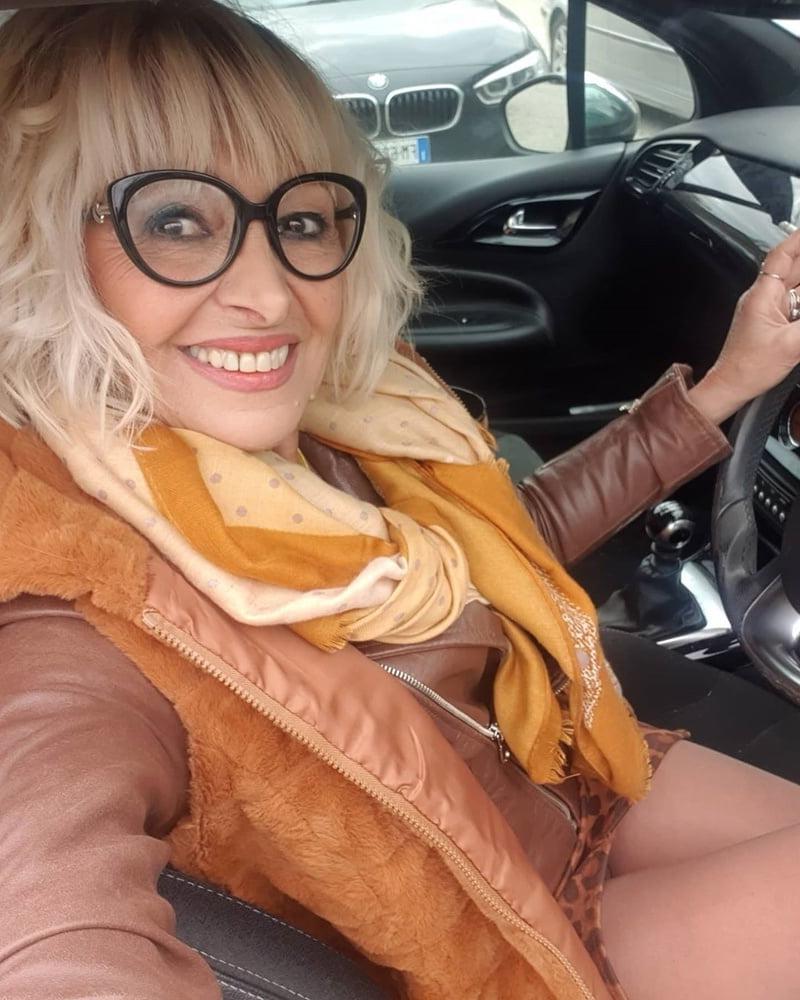 25P Milf Bitch