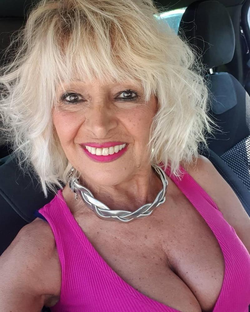 25P Milf Bitch