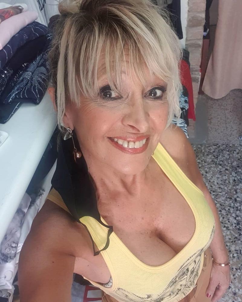25P Milf Bitch