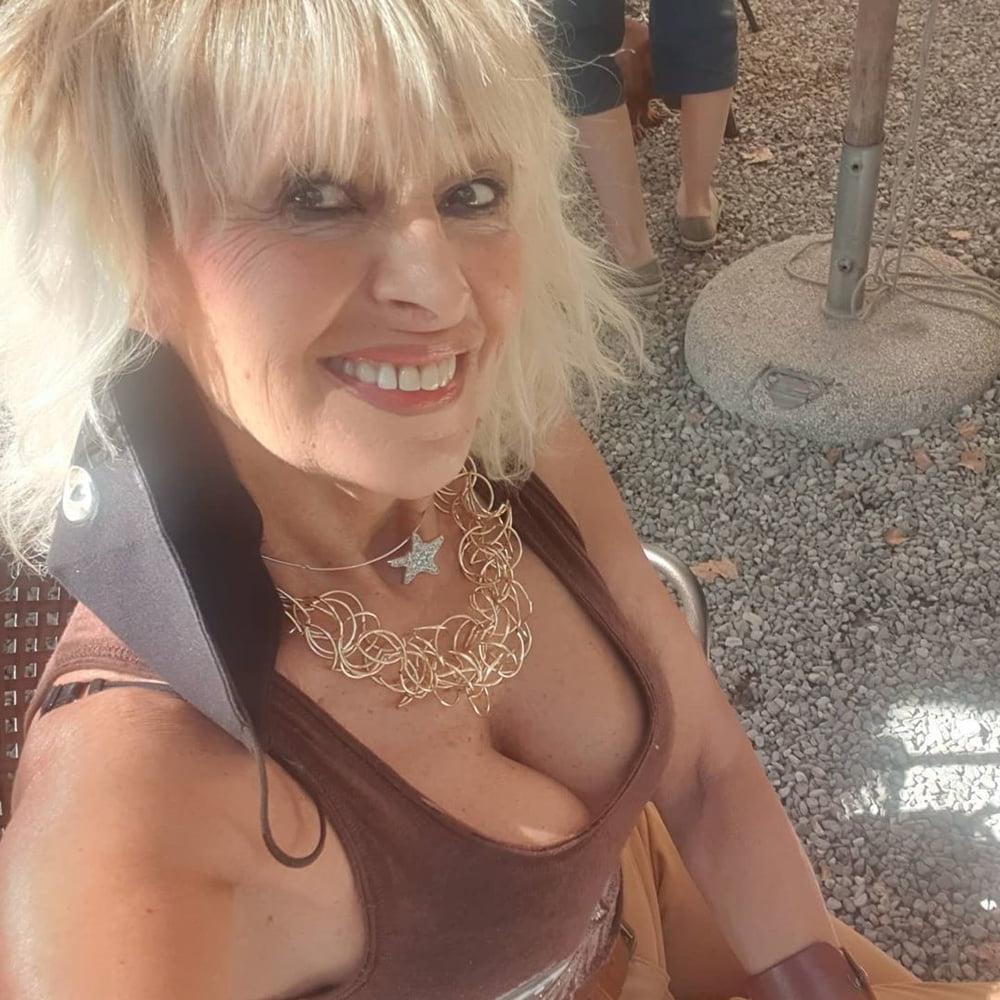 25P Milf Bitch