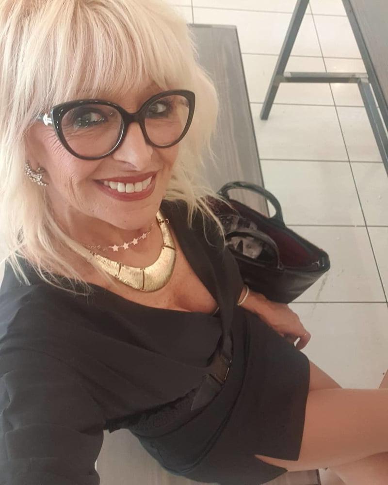 25P Milf Bitch