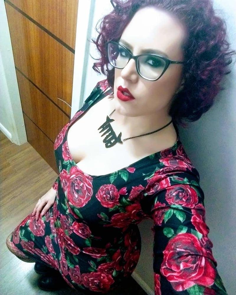 14P Post punk chubby mature