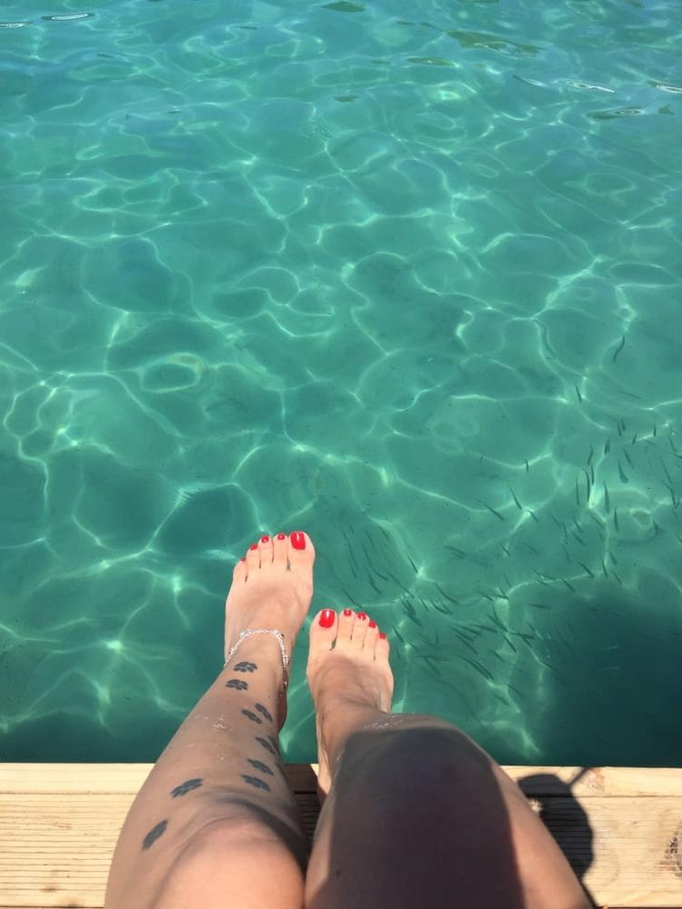 10P sexy turkish women's feet