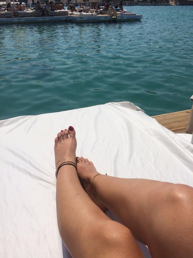 10P sexy turkish women's feet