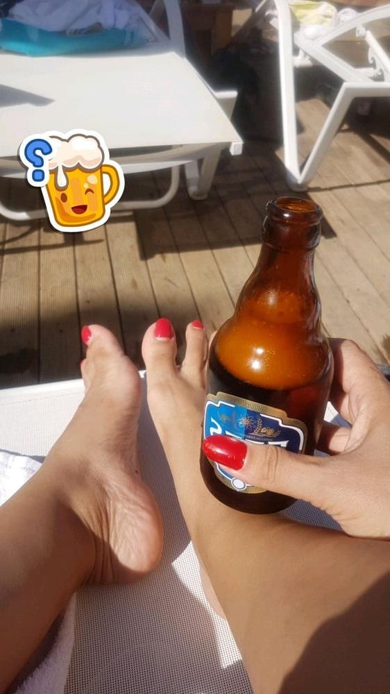 10P sexy turkish women's feet