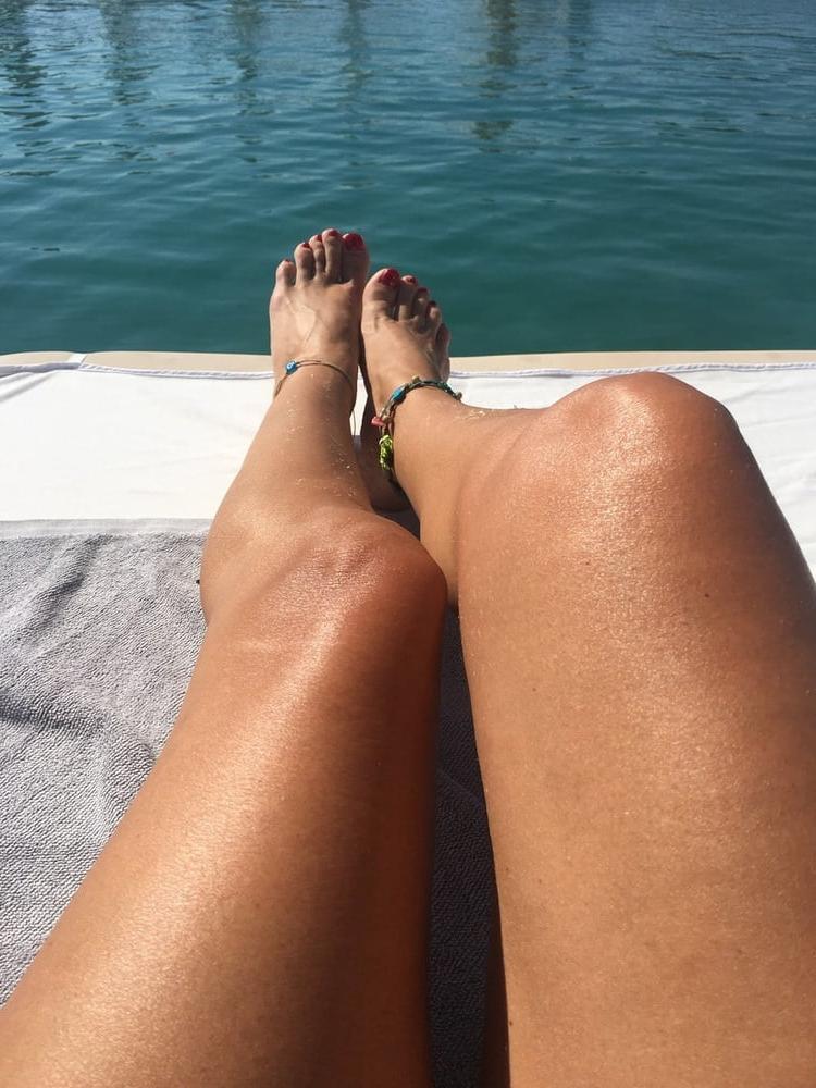 10P sexy turkish women's feet