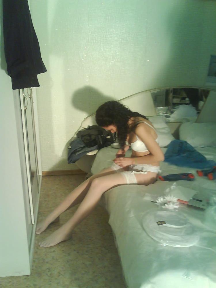 23P Shaved Amateur Brunette Bride