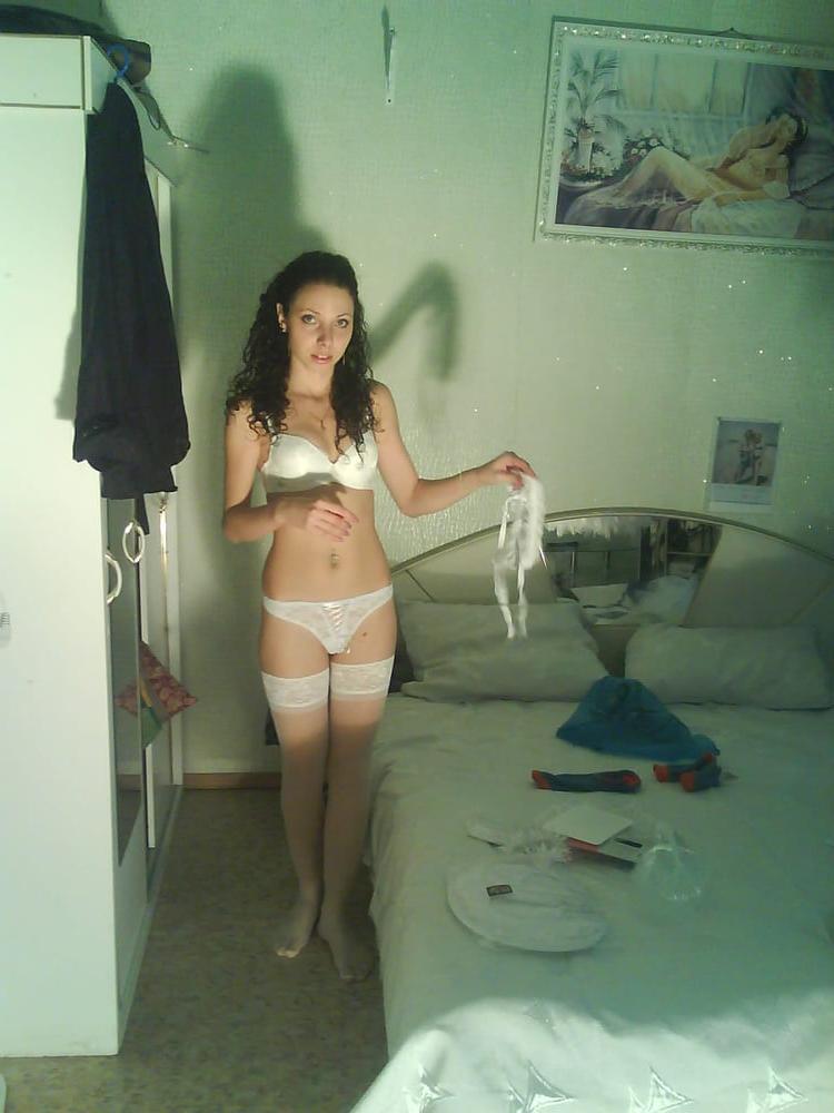 23P Shaved Amateur Brunette Bride