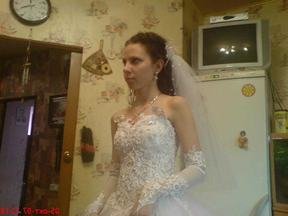 23P Shaved Amateur Brunette Bride