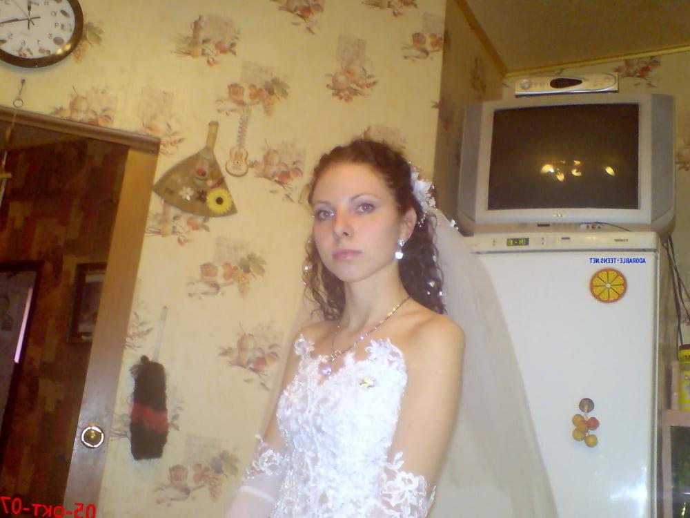 23P Shaved Amateur Brunette Bride