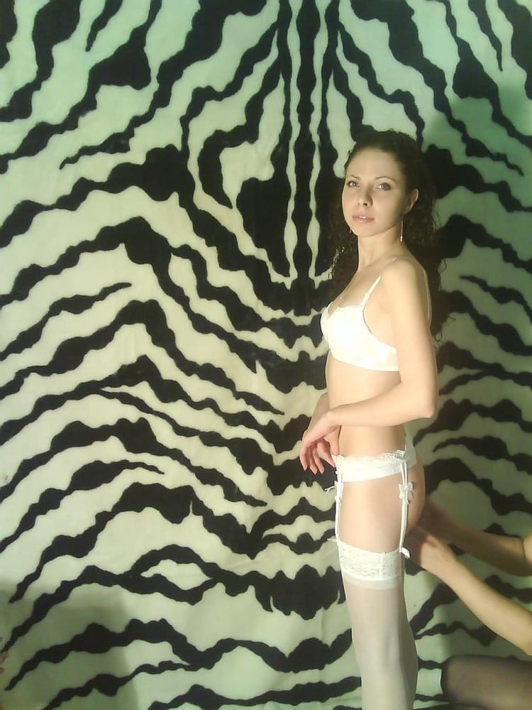23P Shaved Amateur Brunette Bride