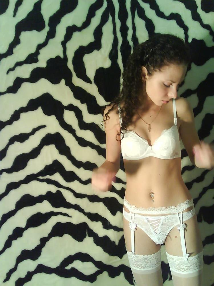 23P Shaved Amateur Brunette Bride