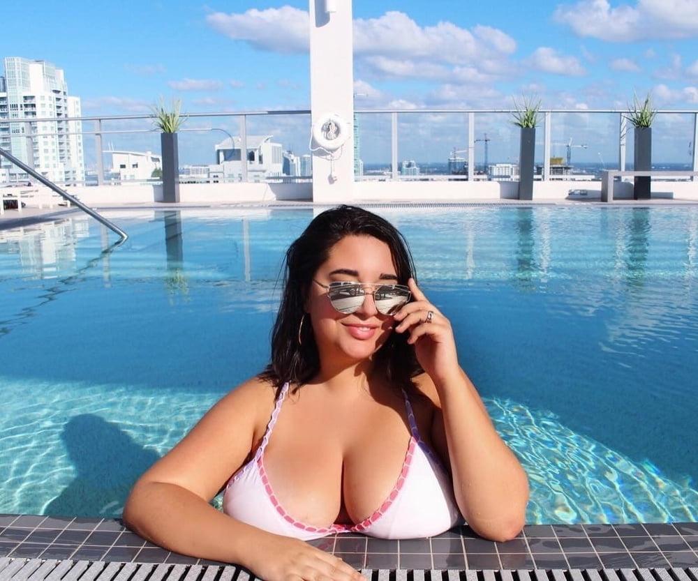 25P Chubby Chicks and Big Tits 4