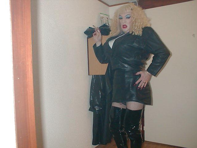 25P Isabelle the Leather Bitch