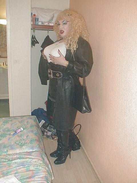 25P Isabelle the Leather Bitch